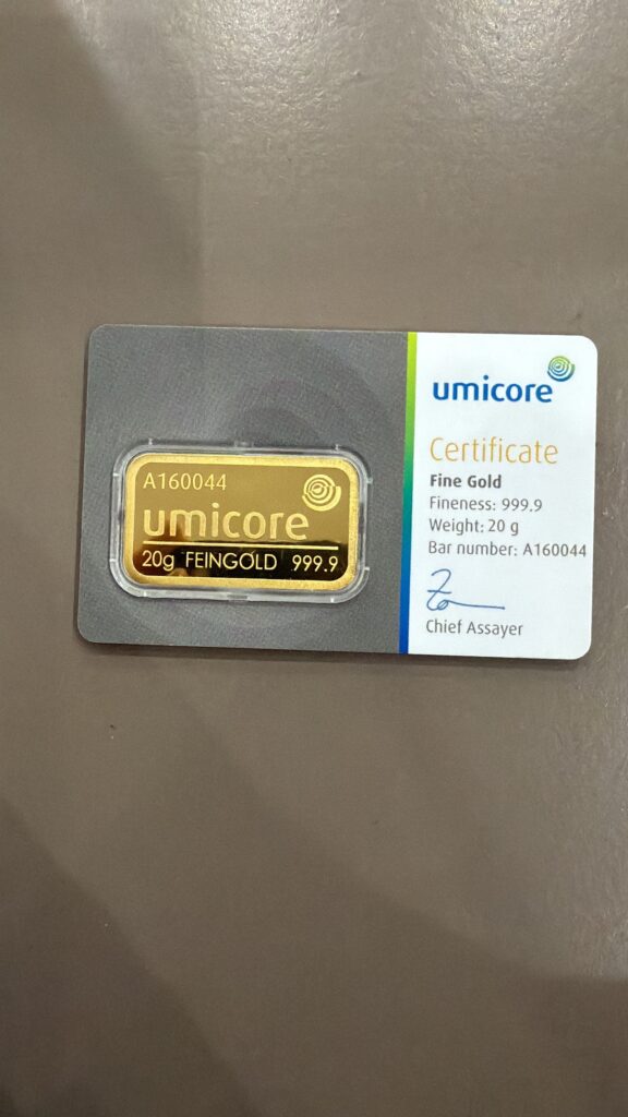 Goldbarren verkaufen: Umicore Barren mit 20 g Feingold 999,9 im Blister mit Zertifikat